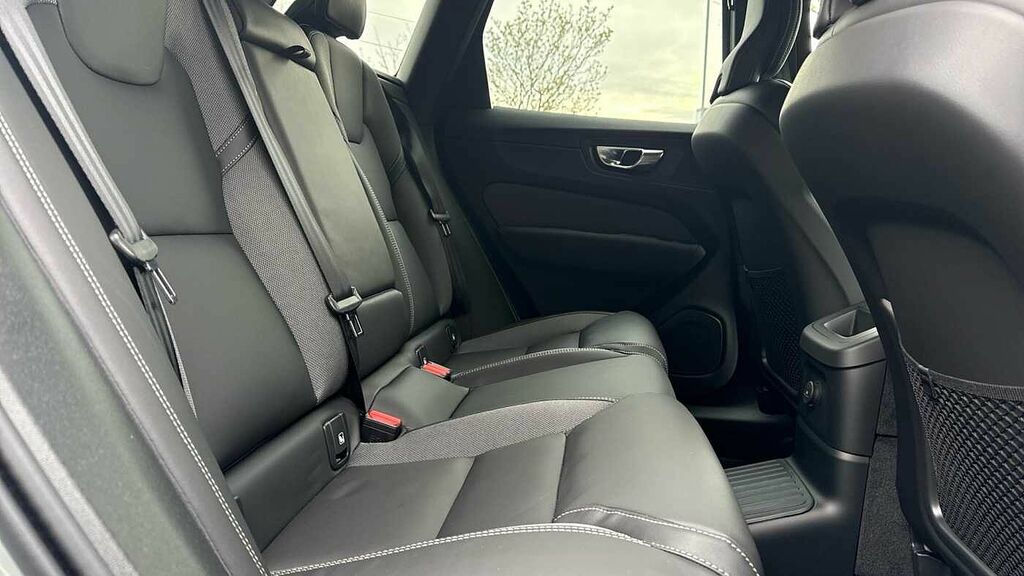 Volvo XC60 Black Edition Plus, T6 Awd Plug-in Hybrid, Electri DU26YRX Grey #6