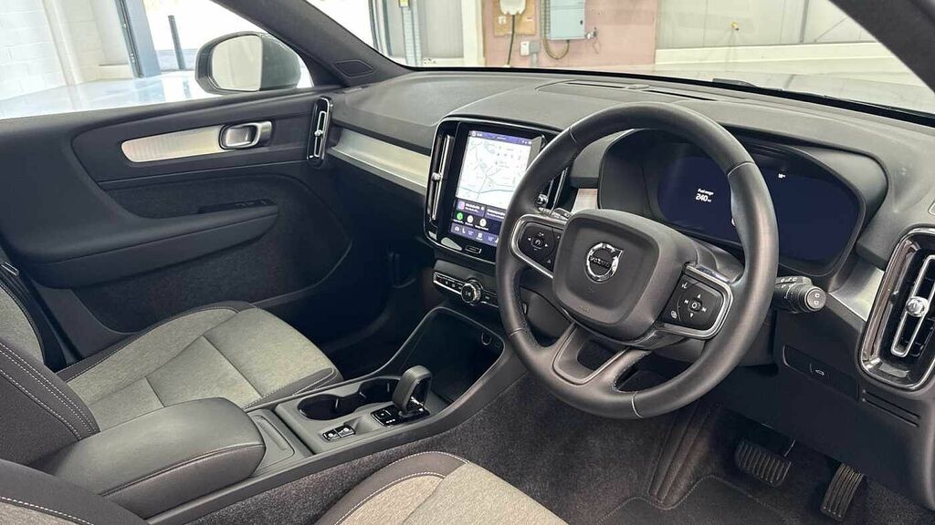 Volvo XC40 Core, B3 Mild Hybrid, RF25PVL Grey #4
