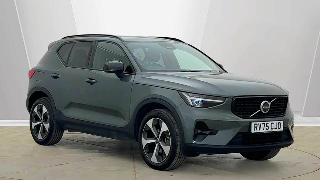 Volvo XC40 Plus, B3 Mild Hybrid, Dark 