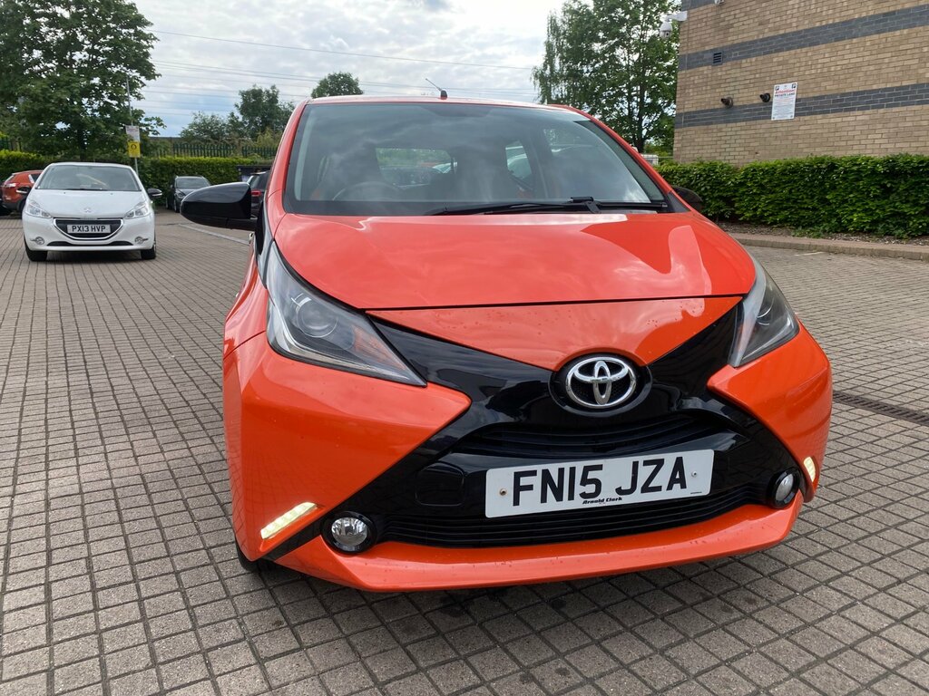 Toyota Aygo 1.0 Vvt-i X-cite Hatchback Euro FN15JZA Orange #3