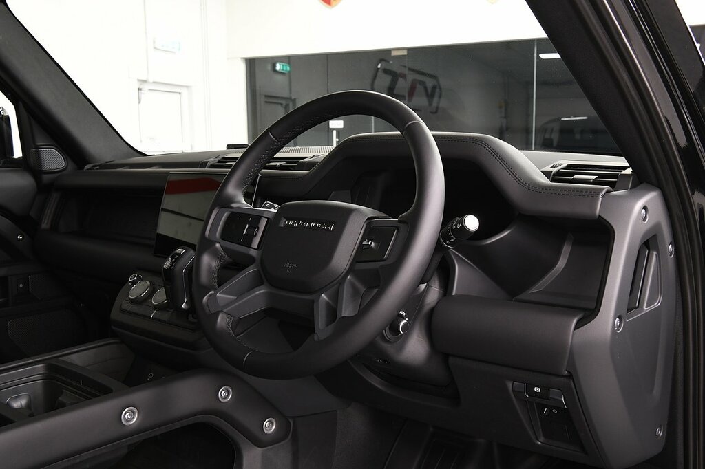 Land Rover Defender 110 D300 Mhev X-dynamic Hse Black #5