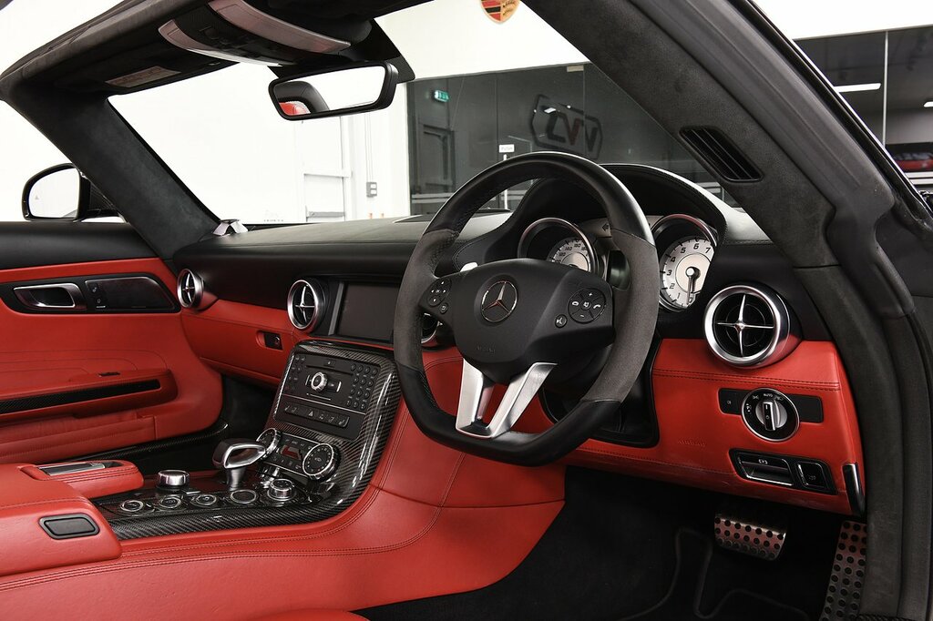Mercedes-Benz SLS Amg Roadster Black #4