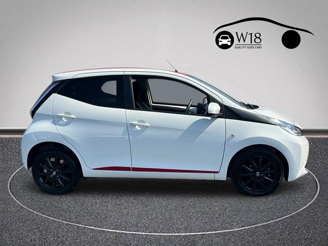 Toyota Aygo Vvt-i X-press Hatchback PL17YOK White #2