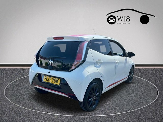 Toyota Aygo Vvt-i X-press Hatchback PL17YOK White #3