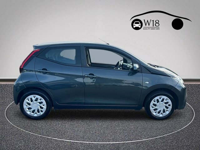 Toyota Aygo Vvt-i X-play Hatchback FP20UJF Grey #2