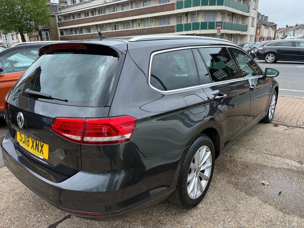 Volkswagen Passat 2.0 Tdi Se Business Estate Dsg Euro 6 SJ18XNX Grey #4