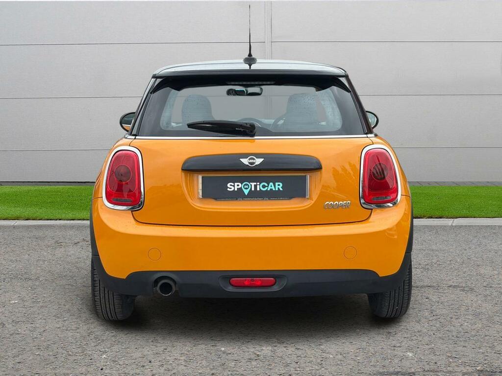 Mini Hatch 1.5 Cooper Euro 6 Ss YH66TFJ Orange #5