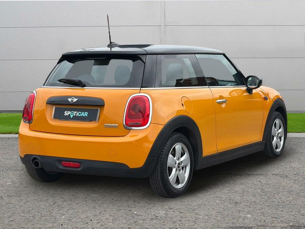 Mini Hatch 1.5 Cooper Euro 6 Ss YH66TFJ Orange #4