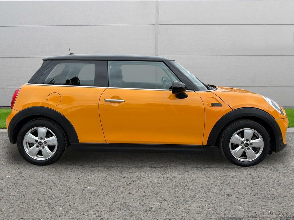 Mini Hatch 1.5 Cooper Euro 6 Ss YH66TFJ Orange #3