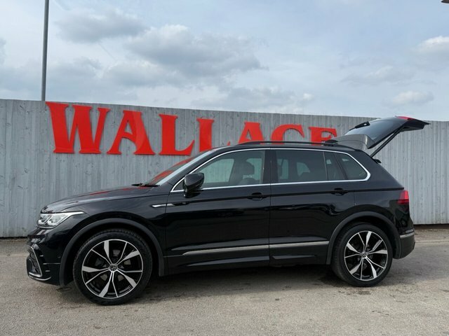 Volkswagen Tiguan Suv GJ23UCN Black #4