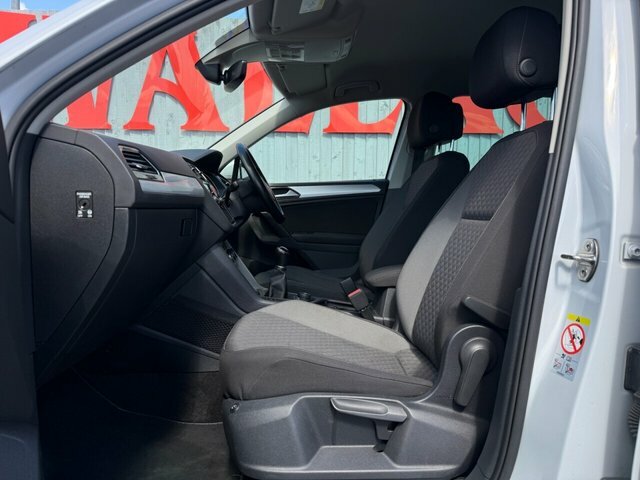 Volkswagen Tiguan Tiguan Se Nav Tdi Bluemotion Technology 4Motion YC18WXO Silver #2