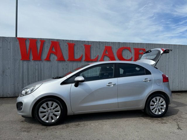 Kia RIO Hatchback Silver #4