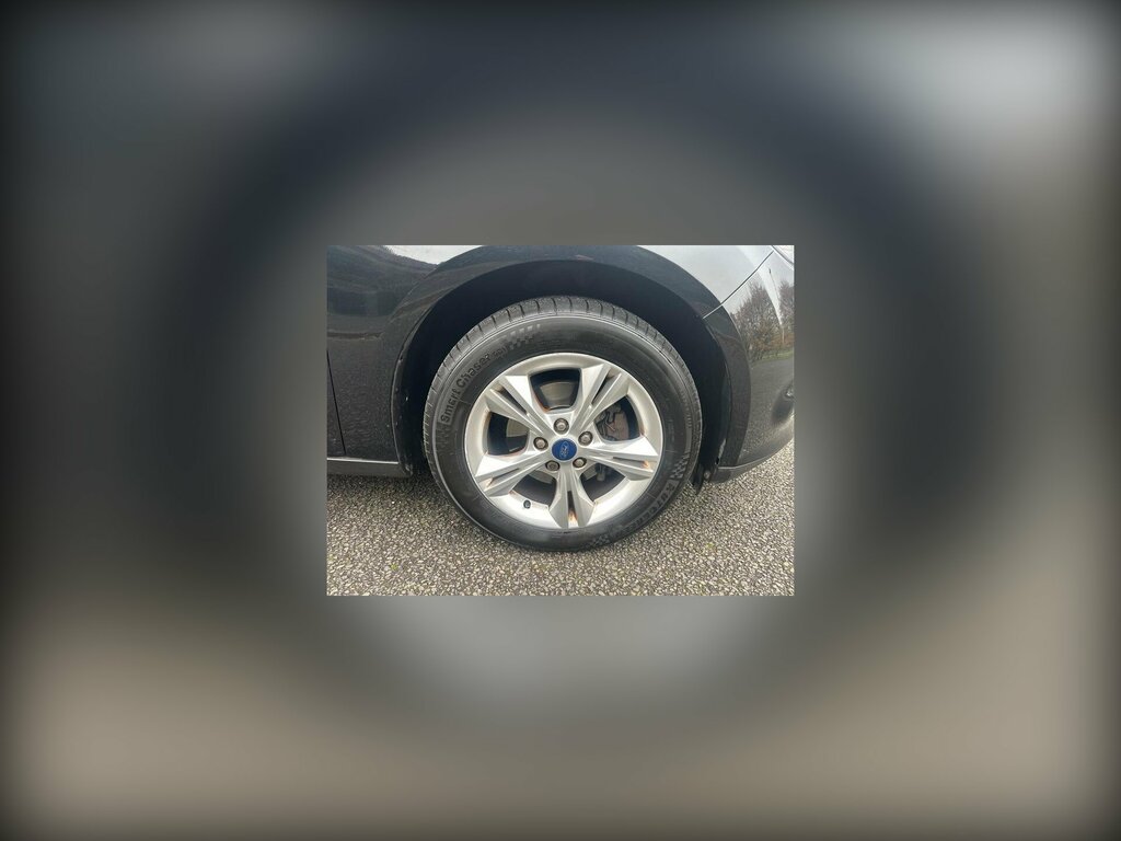 Ford Focus Zetec Black #5