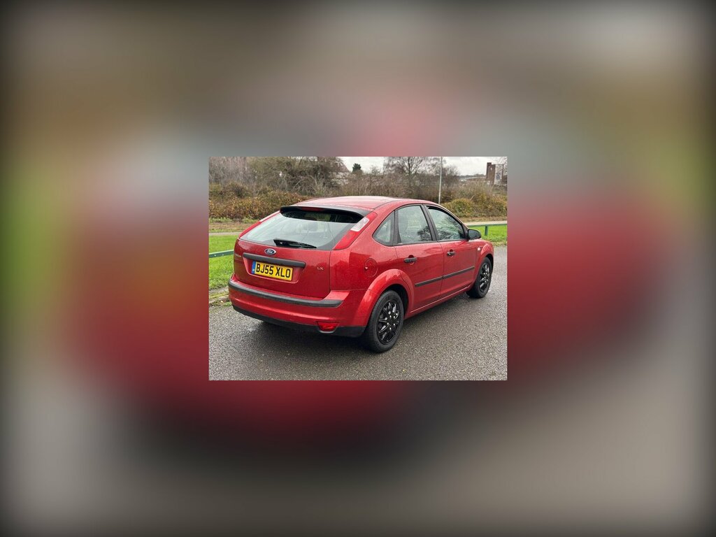 Ford Focus LX 16V Red #4