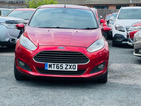 Ford Fiesta 1.5 Tdci Econetic Titanium Euro 6 Ss MT65ZXO Red #3