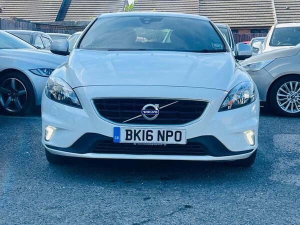 Volvo V40 1.5 T2 R-design Nav Euro 6 Ss White #5