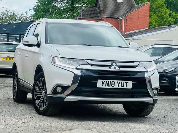 Mitsubishi Outlander 2.2 Di-d 3 4Wd Euro 6 YN18YUT White #4