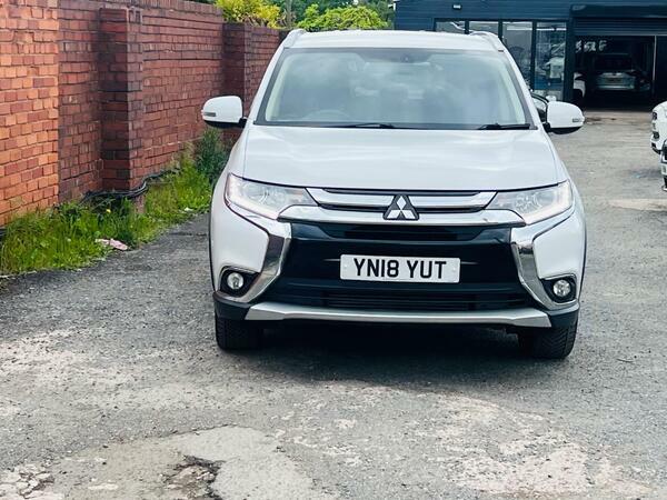 Mitsubishi Outlander 2.2 Di-d 3 4Wd Euro 6 YN18YUT White #3