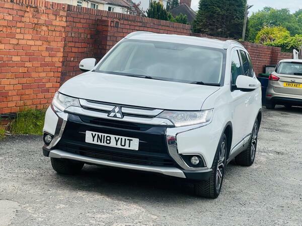Mitsubishi Outlander 2.2 Di-d 3 4Wd Euro 6 YN18YUT White #2
