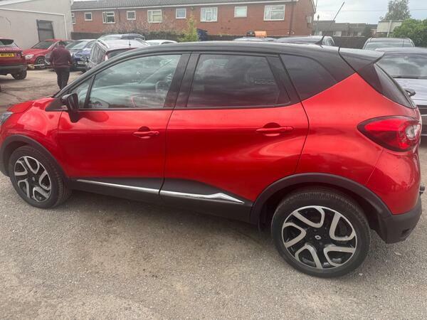 Renault Captur 1.2 Tce Energy Signature Nav Euro 6 Ss CA16FPN Red #4