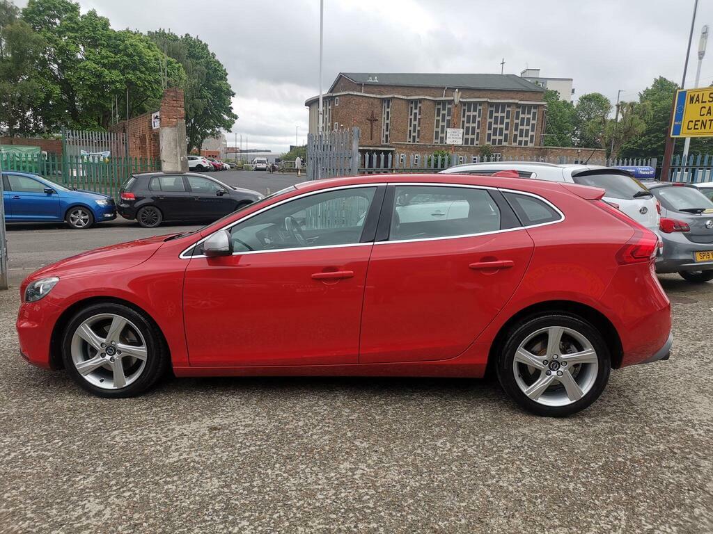 Volvo V40 2.0 T2 R-design Euro 6 S S FE65KWY Red #5