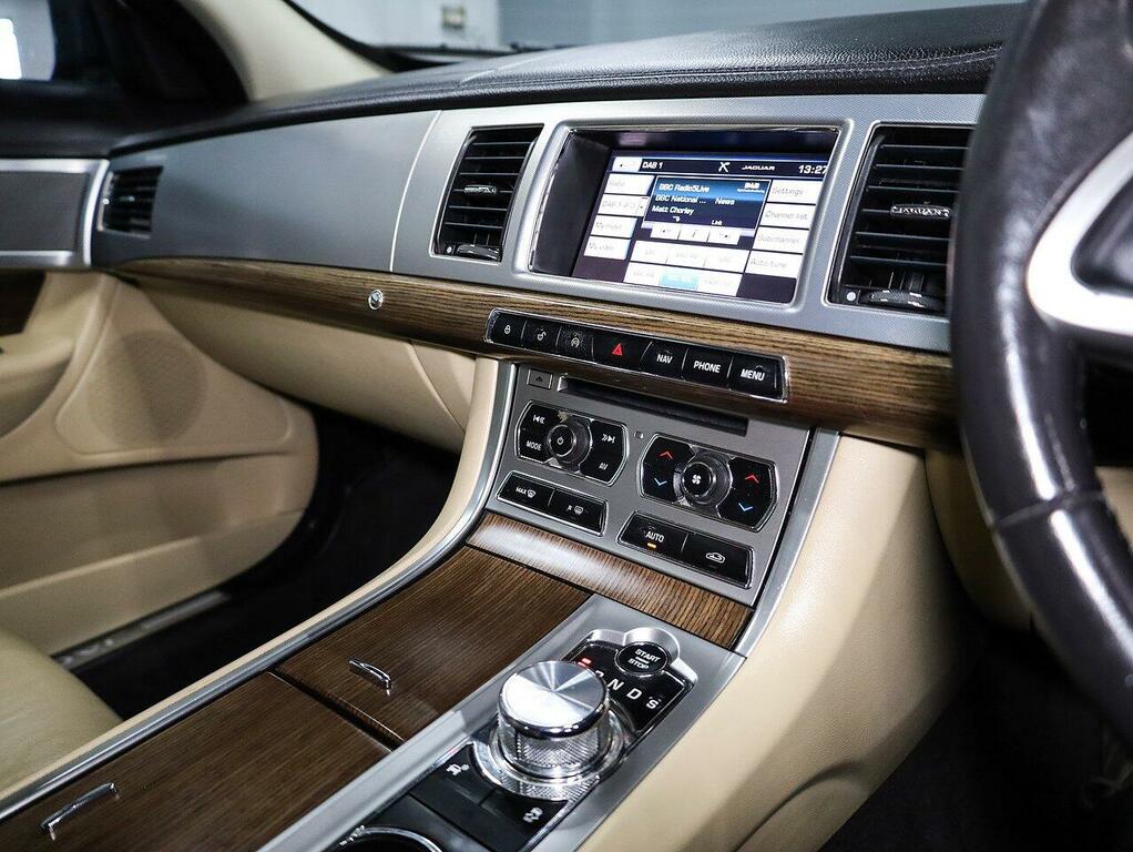Jaguar XF Luxury Saloon LV64LVF Blue #4