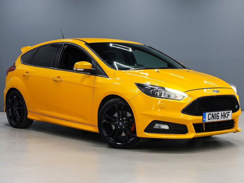 Ford Focus Ecoboost St-3 Hatchback CN16HKF Yellow #2
