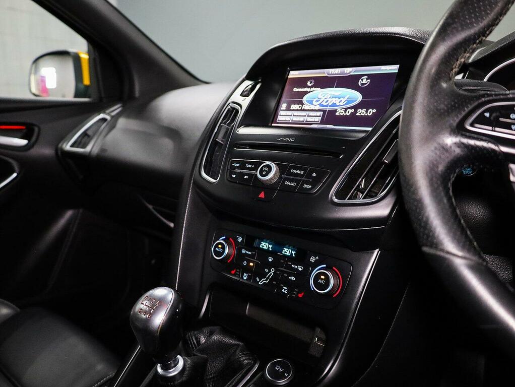 Ford Focus Ecoboost St-3 Hatchback CN16HKF Yellow #4