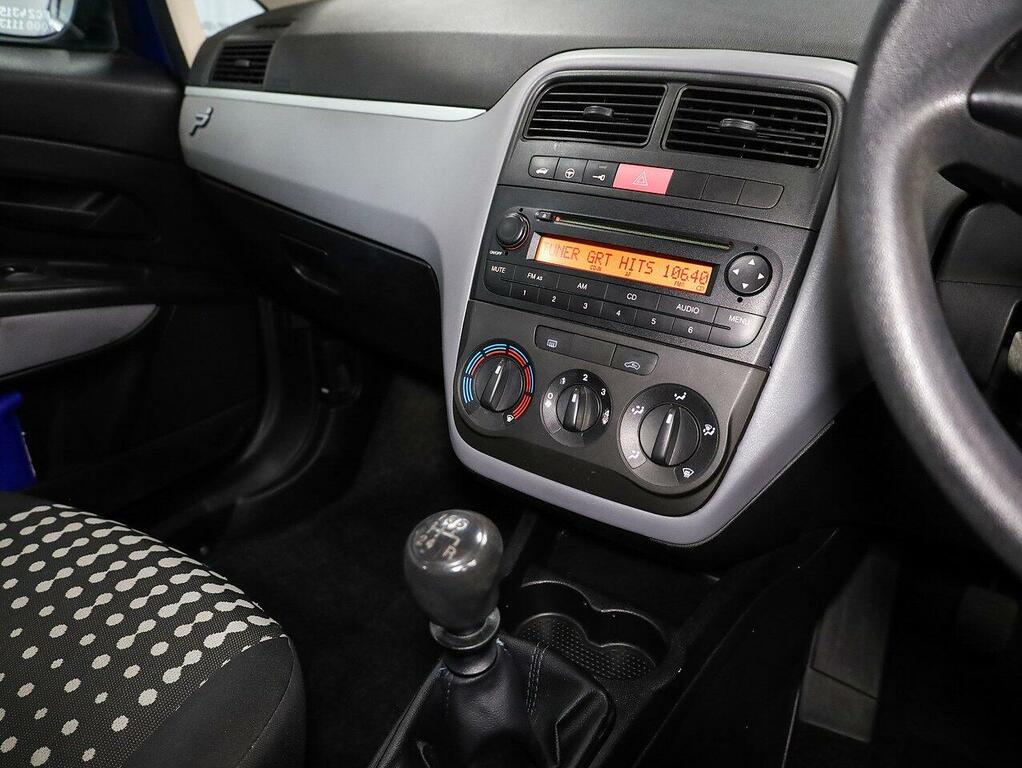 Fiat Grande Punto Hatchback Blue #4