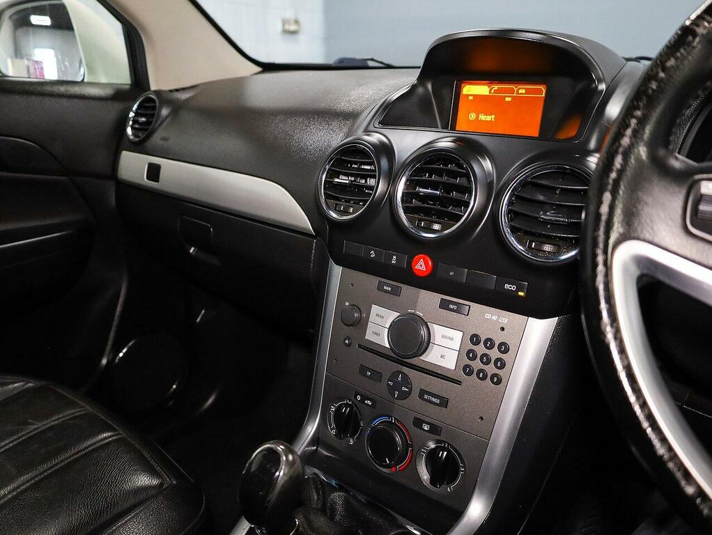 Vauxhall Antara Cdti Diamond Suv White #4