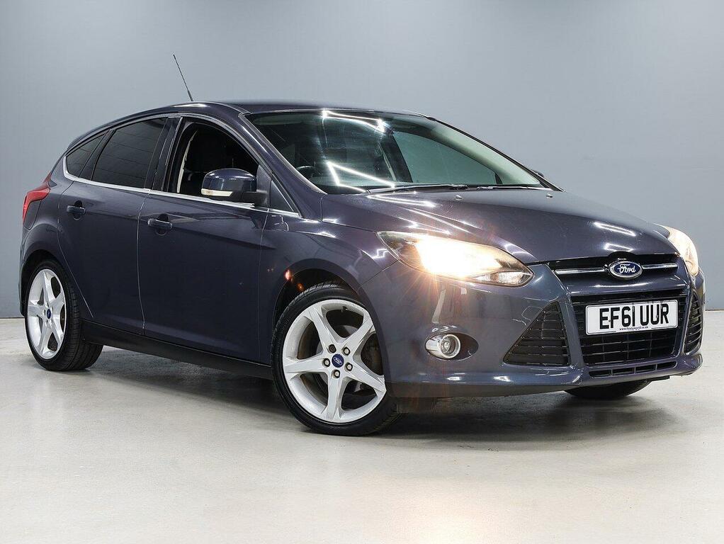 Ford Focus Titanium Hatchback EF61UUR Grey #2