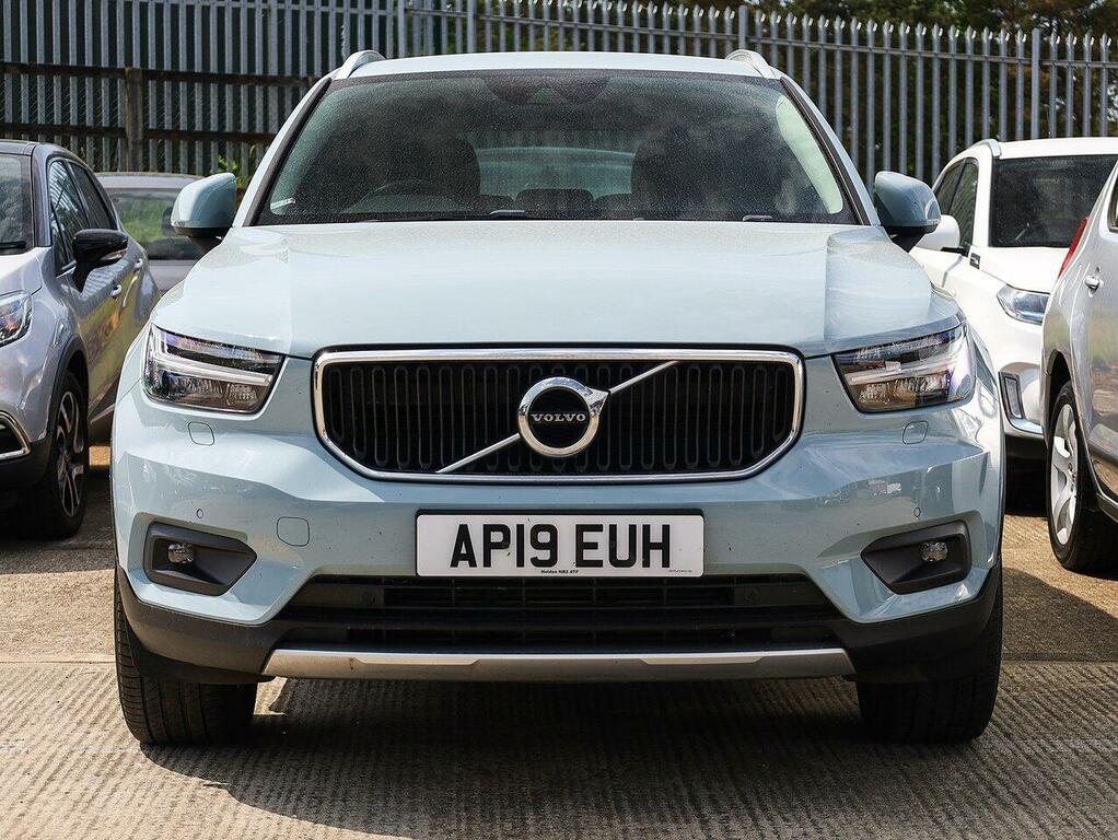 Volvo XC40 T3 Momentum Pro Suv Blue