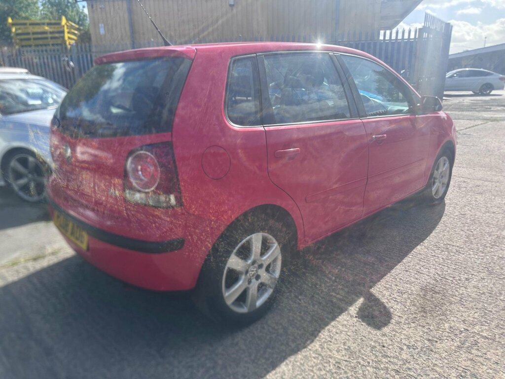 Volkswagen Polo 1.4 Tdi Match Red #3