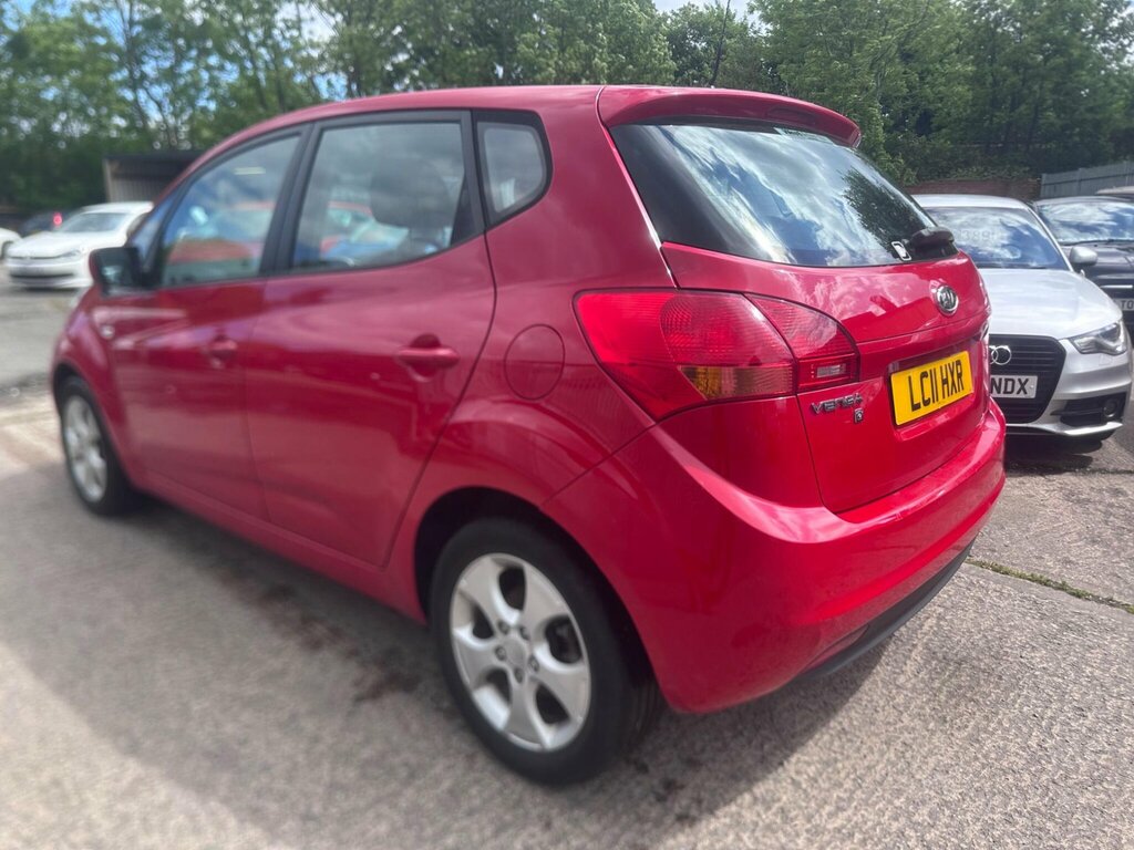 Kia Venga  White #9