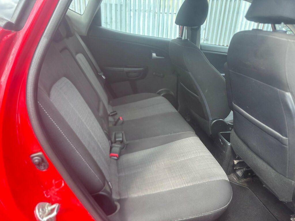 Kia Venga  White #13
