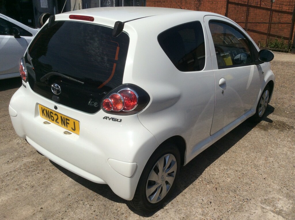 Toyota Aygo 1.0 Vvt-i Ice 2012 KN62NFJ White #4