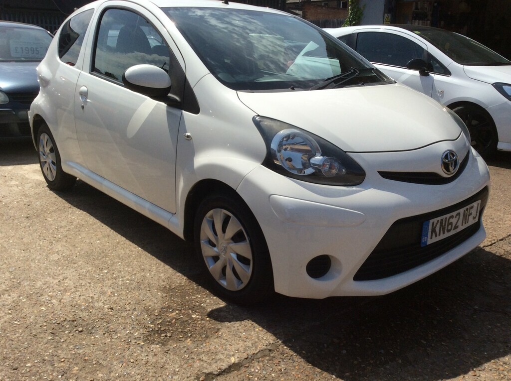 Toyota Aygo 1.0 Vvt-i Ice 2012 KN62NFJ White #2