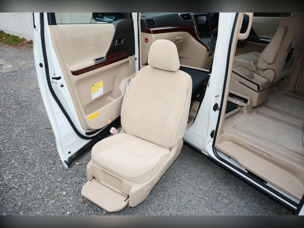 Toyota Alphard Hatchback V-spec 200808 White #55