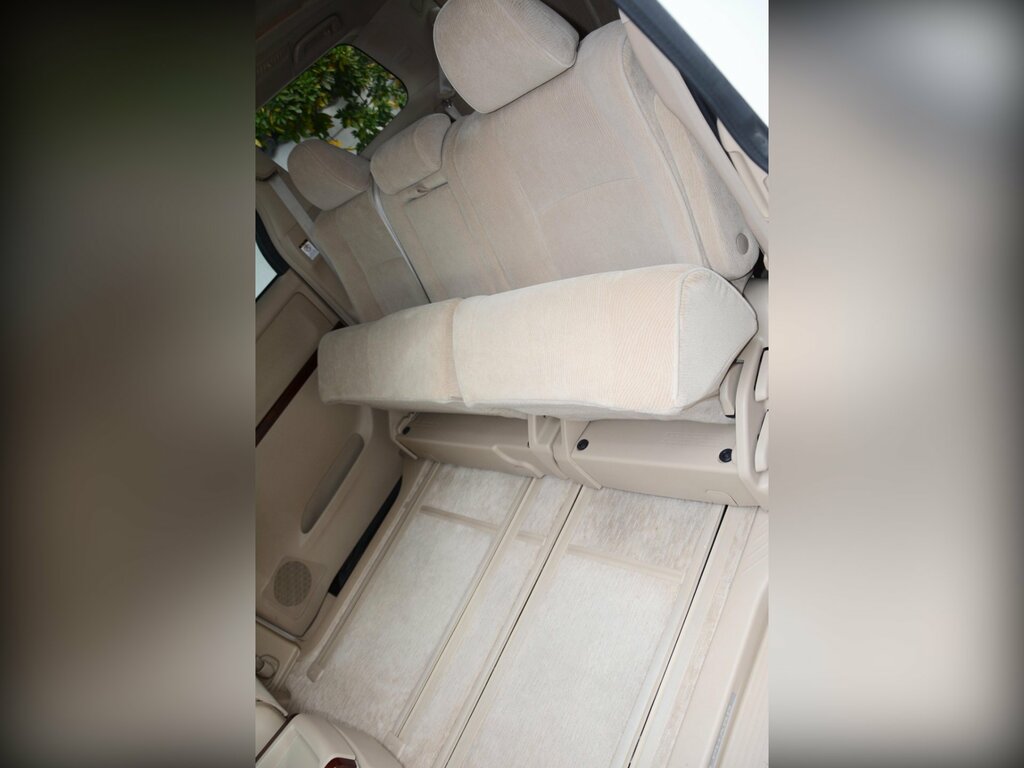 Toyota Alphard Hatchback V-spec 200808 White #27