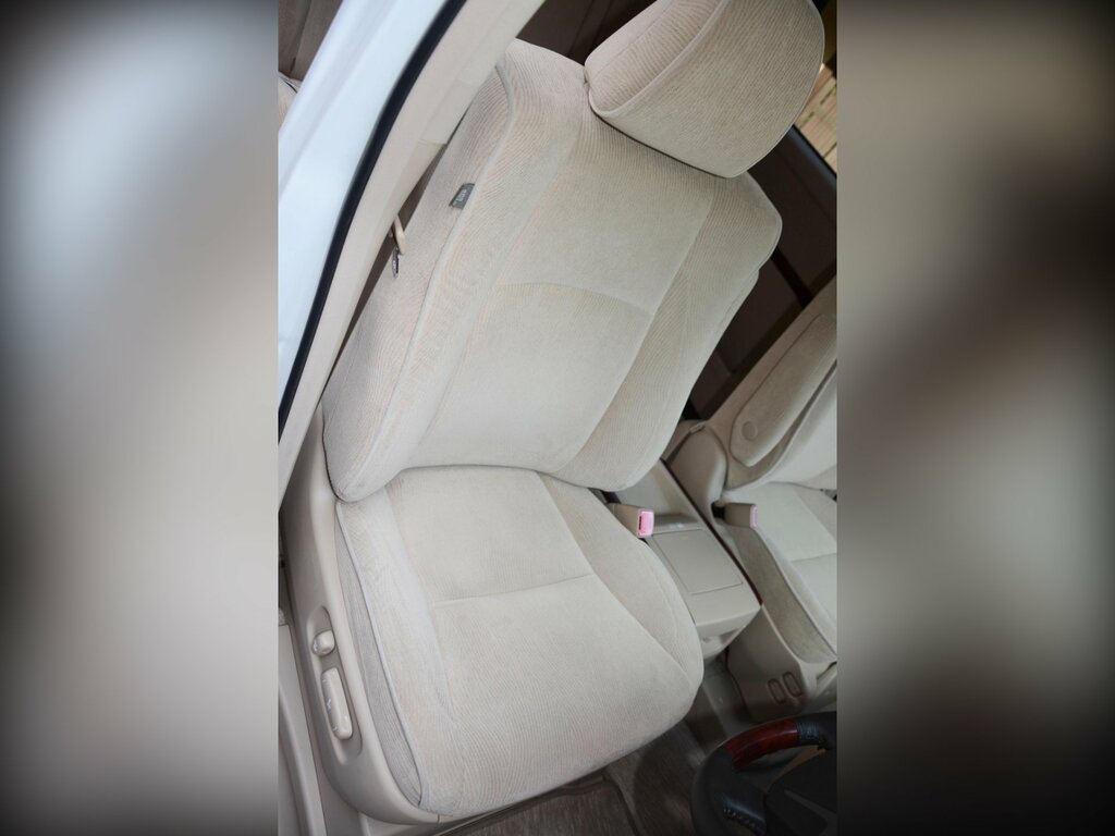 Toyota Alphard Hatchback V-spec 200808 White #18