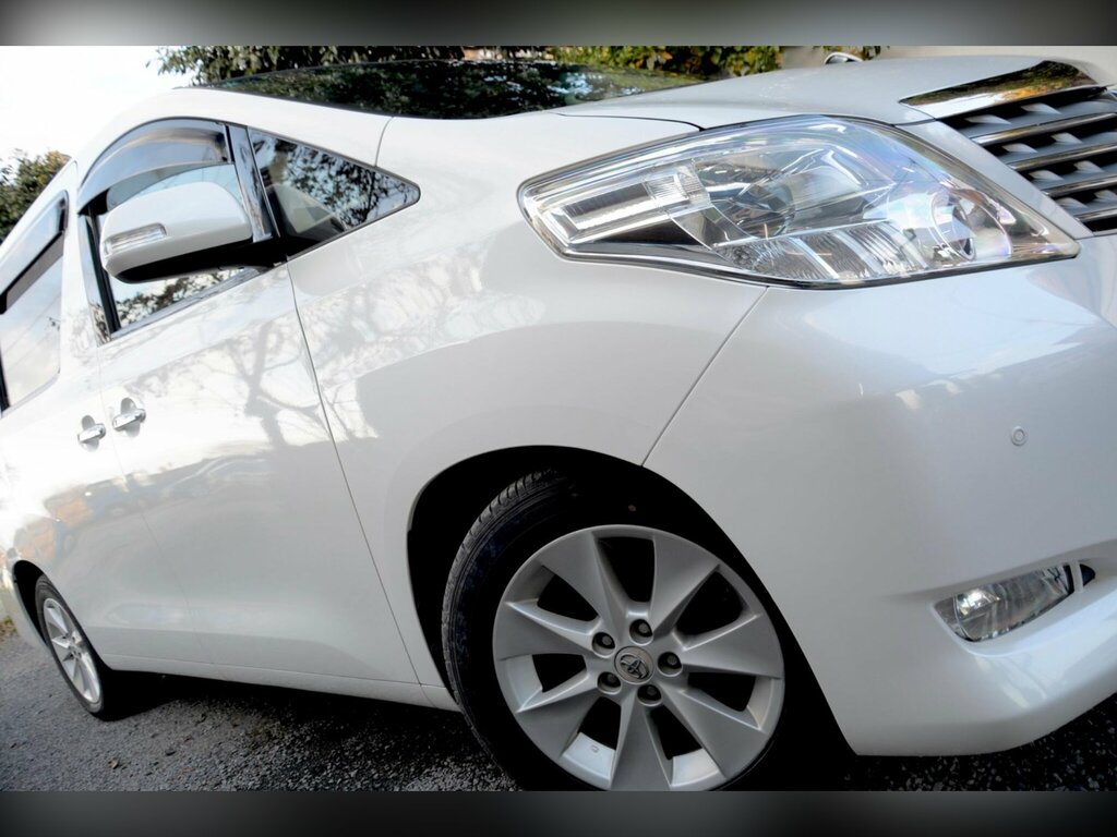 Toyota Alphard Hatchback V-spec 200808 White #3