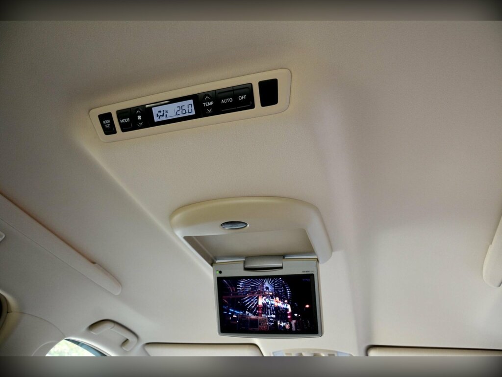 Toyota Alphard Hatchback V-spec 200808 White #48