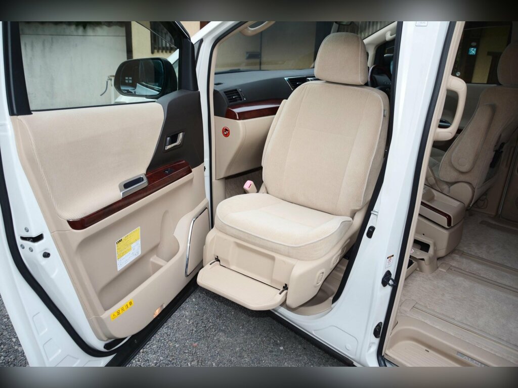 Toyota Alphard Hatchback V-spec 200808 White #52