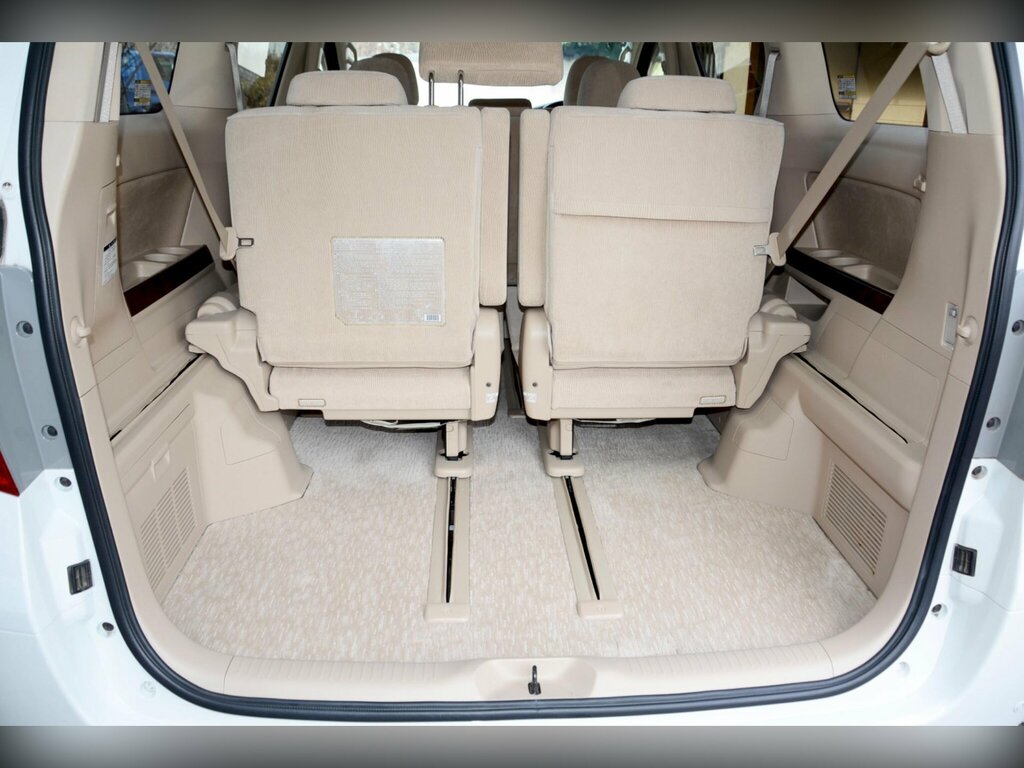 Toyota Alphard Hatchback V-spec 200808 White #32