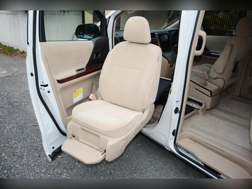 Toyota Alphard Hatchback V-spec 200808 White #54