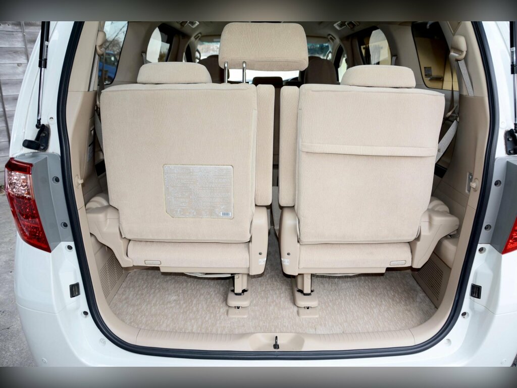 Toyota Alphard Hatchback V-spec 200808 White #31