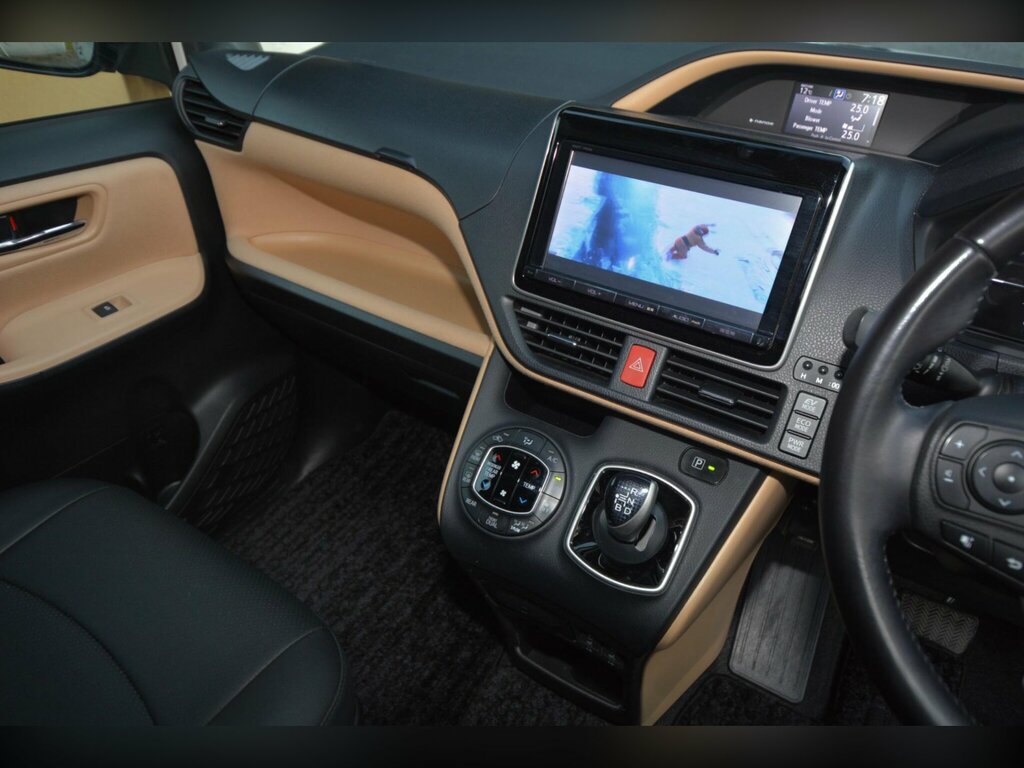 Toyota Noah  Black #47