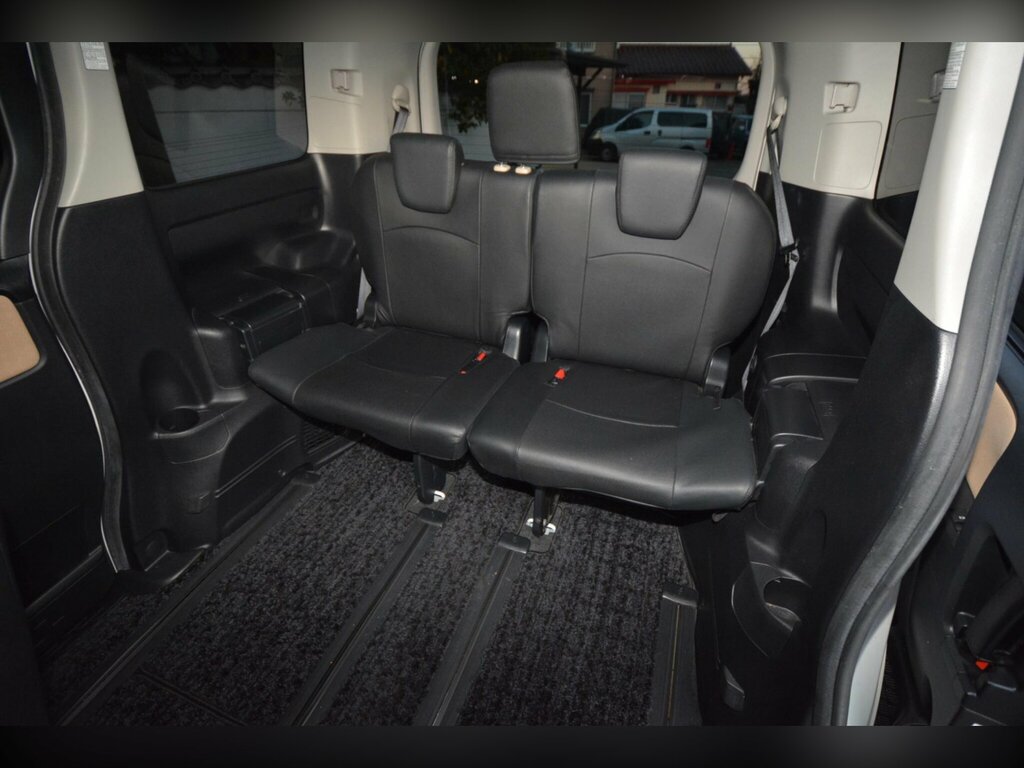 Toyota Noah  Black #35