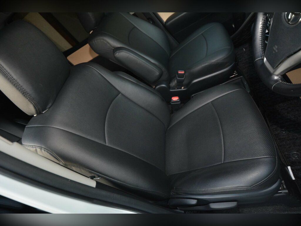 Toyota Noah  Black #19