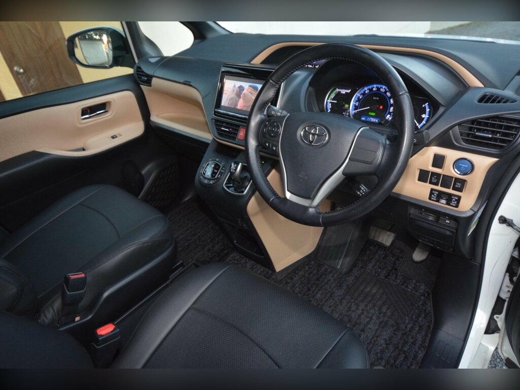Toyota Noah  Black #2